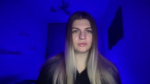 crystalblush01 online show from April 2, 2026, 4:26 pm