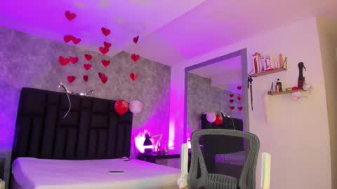 Snapshot of crystalboow chatting on February 18, 2026, 3:52 pm Crystal online show from February 18, 2026, 3:52 pm