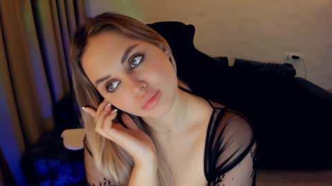 Snapshot of crystalemily chatting on December 17, 2024, 11:05 pm crystalemily online show from December 17, 2024, 11:05 pm