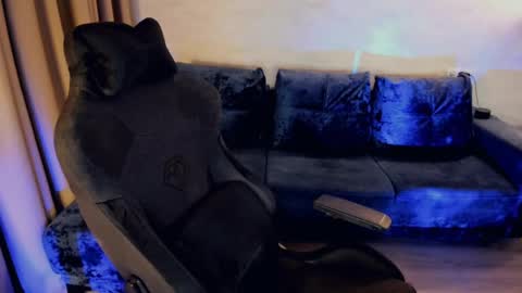 Snapshot of crystalemily chatting on February 24, 2025, 8:14 pm crystalemily online show from February 24, 2025, 8:14 pm