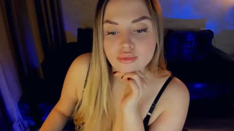 Snapshot of crystalemily chatting on March 1, 2025, 7:15 pm crystalemily online show from March 1, 2025, 7:15 pm