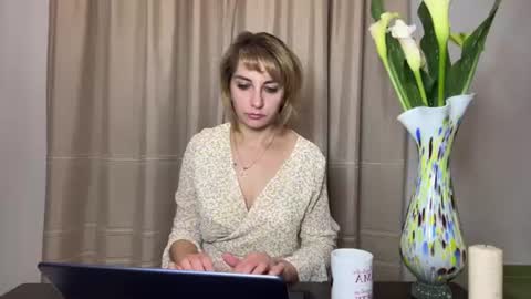 Snapshot of crystalfever_ chatting on July 21, 2026, 8:33 pm Mary online show from July 21, 2026, 8:33 pm