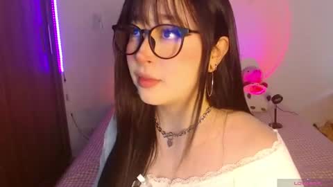 Snapshot of crystalitesq chatting on June 18, 2026, 1:04 pm Olivia online show from June 18, 2026, 1:04 pm