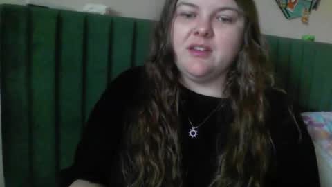 Snapshot of crystalizzzee chatting on February 20, 2026, 1:44 pm Herekittykitty69 online show from February 20, 2026, 1:44 pm