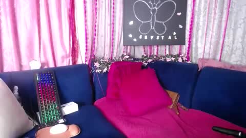 crystaljes online show from April 2, 2026, 8:28 pm