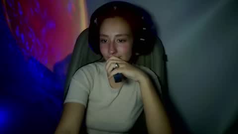 Snapshot of crystallkris chatting on December 21, 2024, 9:25 pm Kristina online show from December 21, 2024, 9:25 pm