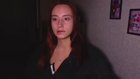 Snapshot of crystallkris chatting on November 16, 2025, 9:53 pm Kristina online show from November 16, 2025, 9:53 pm