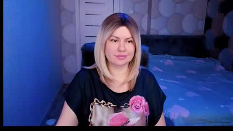 Snapshot of crystallleyes chatting on September 30, 2025, 3:55 am CrystalllEyes online show from September 30, 2025, 3:55 am