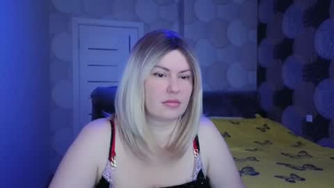 Snapshot of crystallleyes chatting on October 20, 2025, 2:45 am CrystalllEyes online show from October 20, 2025, 2:45 am