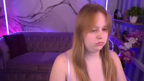 crystallpaws_ online show from September 10, 2025, 7:14 pm