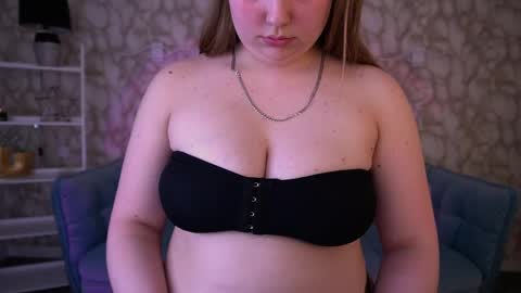 Snapshot of crystallpaws_ chatting on May 6, 2026, 5:57 am crystallpaws_ online show from May 6, 2026, 5:57 am