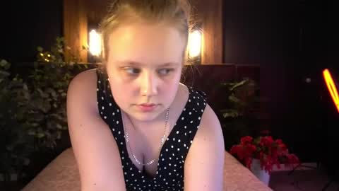 Snapshot of crystallpaws_ chatting on May 24, 2026, 5:45 am crystallpaws_ online show from May 24, 2026, 5:45 am