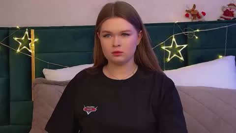 Crystal online show from December 18, 2025, 6:30 am