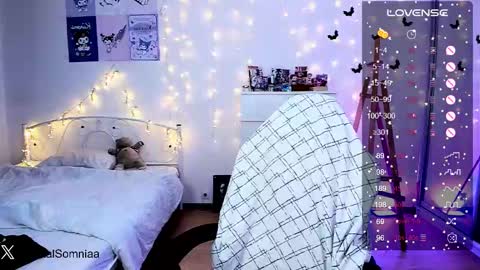 Sasha    Make me moan with patterns   good music here  online show from February 11, 2025, 5:05 am