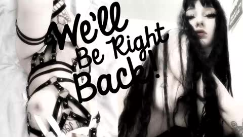 Sasha    Make me moan with patterns   good music here  online show from November 2, 2025, 1:57 pm