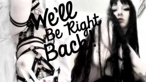 Sasha    Make me moan with patterns   good music here  online show from December 14, 2025, 11:26 am