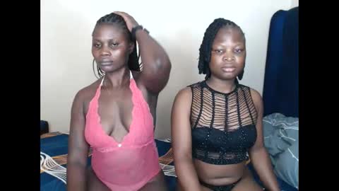 crystalxebony online show from November 18, 2025, 3:12 am