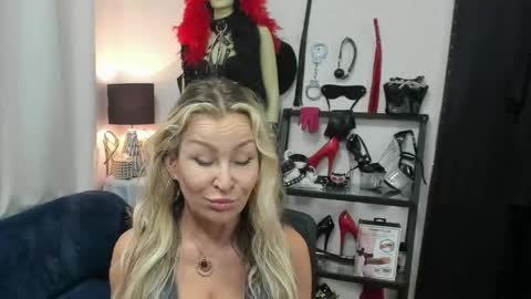 CrystalHotty online show from May 15, 2026, 6:20 am
