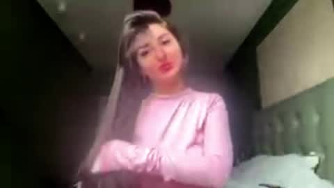 Snapshot of crystlepipkins chatting on May 16, 2026, 6:32 am Diana online show from May 16, 2026, 6:32 am