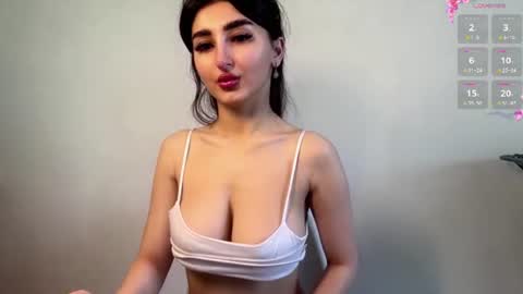 Snapshot of crystlepipkins chatting on June 5, 2026, 7:36 am Diana online show from June 5, 2026, 7:36 am