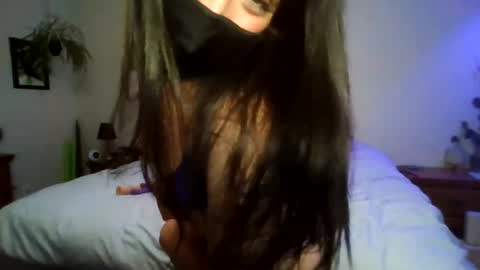 Snapshot of csmf010 chatting on August 8, 2026, 5:42 am Madam Mask online show from August 8, 2026, 5:42 am