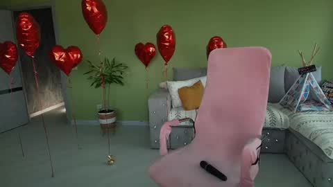 Snapshot of cuddle_kitten chatting on June 1, 2026, 5:31 am Alexia online show from June 1, 2026, 5:31 am