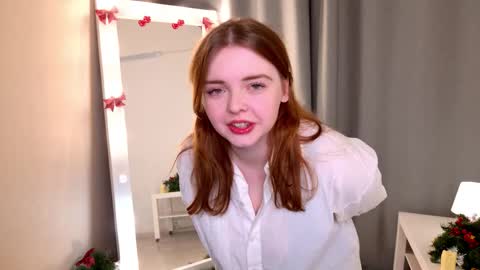 Snapshot of cuddleebug chatting on December 21, 2025, 9:44 pm Liz online show from December 21, 2025, 9:44 pm