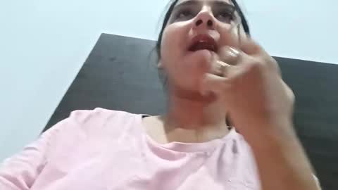 cuddlemuffins online show from April 15, 2026, 7:32 pm