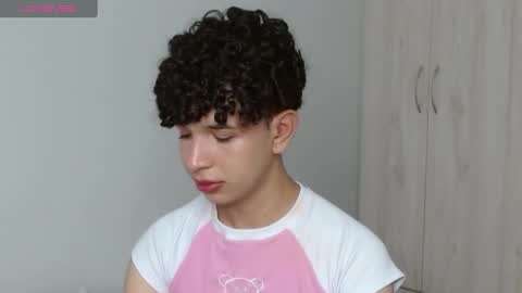 Cuddly online show from February 16, 2025, 8:33 pm