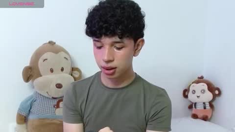 Cuddly online show from October 27, 2025, 7:07 pm