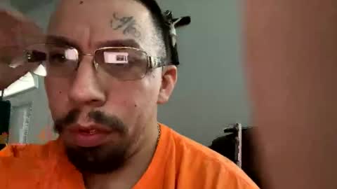 cuete2100 online show from December 14, 2025, 4:34 pm