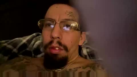 cuete2100 online show from March 25, 2026, 3:23 am