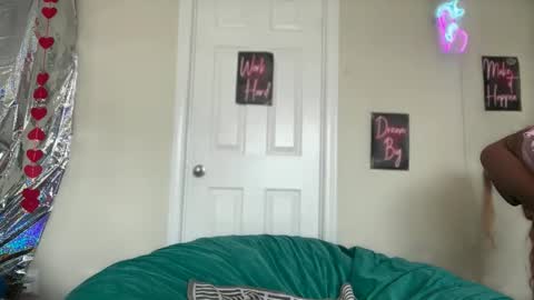 cum2charmxx online show from February 16, 2026, 5:42 pm