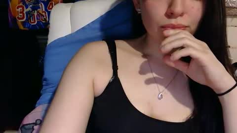 Angela online show from May 6, 2026, 5:25 am