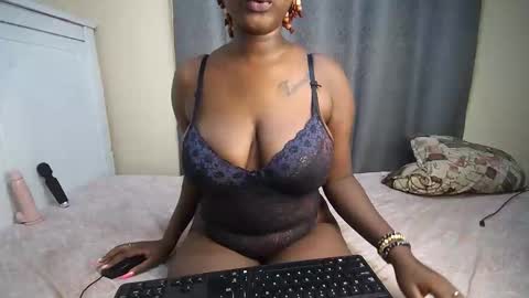 Snapshot of cum_central chatting on October 19, 2025, 9:26 pm cum_central online show from October 19, 2025, 9:26 pm