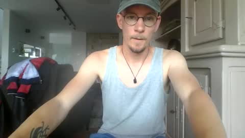 Snapshot of cum_swallow_bi chatting on May 10, 2026, 9:58 am cum_swallow_bi online show from May 10, 2026, 9:58 am