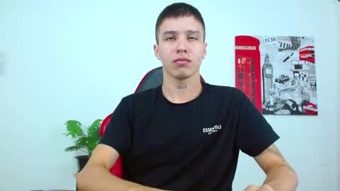 cumandres online show from November 28, 2025, 1:58 pm