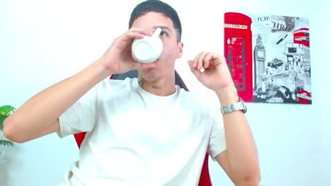 cumandres online show from February 25, 2026, 3:21 pm