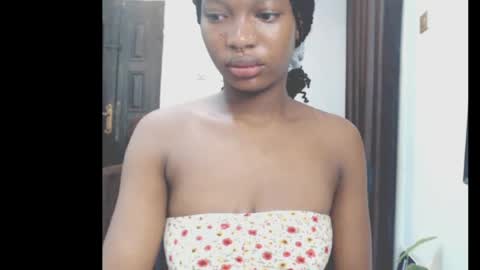 cumebony_petit online show from May 22, 2026, 7:48 am