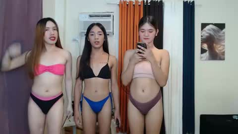 Snapshot of cummer_girls chatting on September 28, 2025, 5:02 am via medusa danna lerie scarlet online show from September 28, 2025, 5:02 am