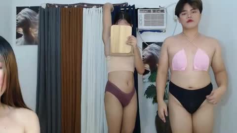 Snapshot of cummer_girls chatting on November 19, 2025, 4:23 am via medusa danna lerie scarlet online show from November 19, 2025, 4:23 am