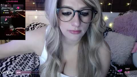 Snapshot of cumqueen101 chatting on April 20, 2026, 2:31 pm Kasey online show from April 20, 2026, 2:31 pm