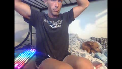 Snapshot of cumslutboi27 chatting on October 21, 2025, 9:43 am cumslutboi27 online show from October 21, 2025, 9:43 am