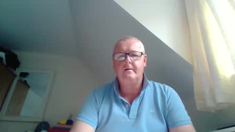 Snapshot of curiousax77 chatting on April 10, 2026, 12:21 pm curiousax77 online show from April 10, 2026, 12:21 pm
