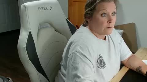 Snapshot of curiouscouple3143 chatting on February 6, 2025, 9:17 pm curious couple online show from February 6, 2025, 9:17 pm