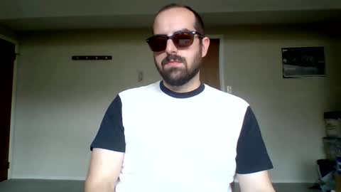 Snapshot of curiouser_guy chatting on May 27, 2026, 6:16 pm curiouser_guy online show from May 27, 2026, 6:16 pm