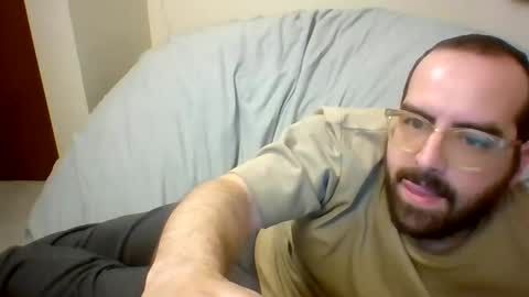 Snapshot of curiouser_guy chatting on June 2, 2026, 1:18 am curiouser_guy online show from June 2, 2026, 1:18 am
