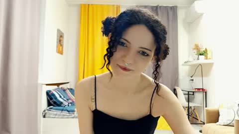 Snapshot of curlixiee chatting on May 16, 2026, 11:36 pm Kira online show from May 16, 2026, 11:36 pm