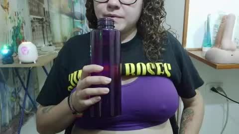 Snapshot of curly_greeneyed chatting on May 15, 2026, 3:57 am Vannesa online show from May 15, 2026, 3:57 am