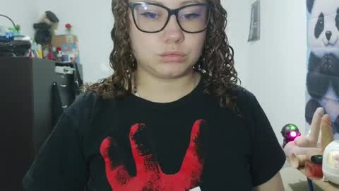 Snapshot of curly_greeneyed chatting on June 3, 2026, 12:02 am Vannesa online show from June 3, 2026, 12:02 am